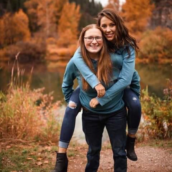 Meet your Posher, Cheyenne - Picture 2 of 2